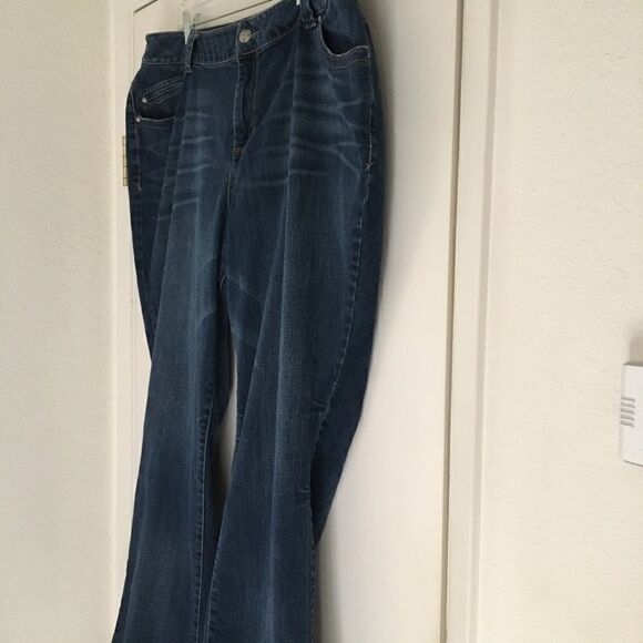 Lane Bryant Distinctly boot cut jeans size 22 - Picture 2 of 8